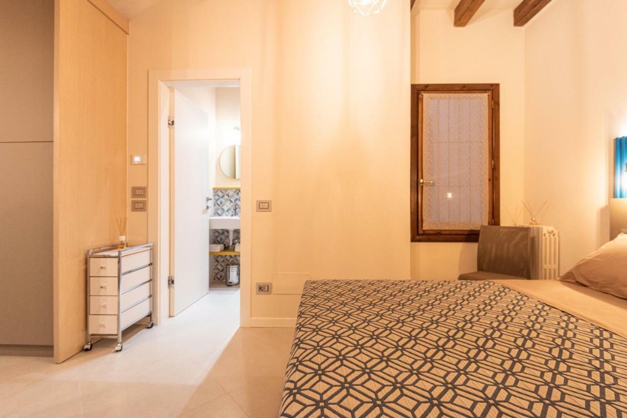 Dreamy Apartment Tre Corone Old Town Desenzano del Garda Exterior foto